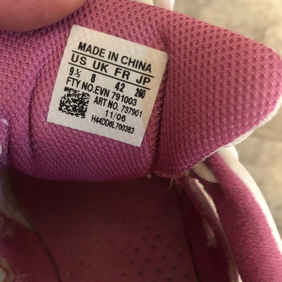 ADIDAS size 9.5 Climate Control  sneakers white & pink with cool cut on heel - Picture 12 of 14